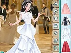 Prom Night Dress Up Game